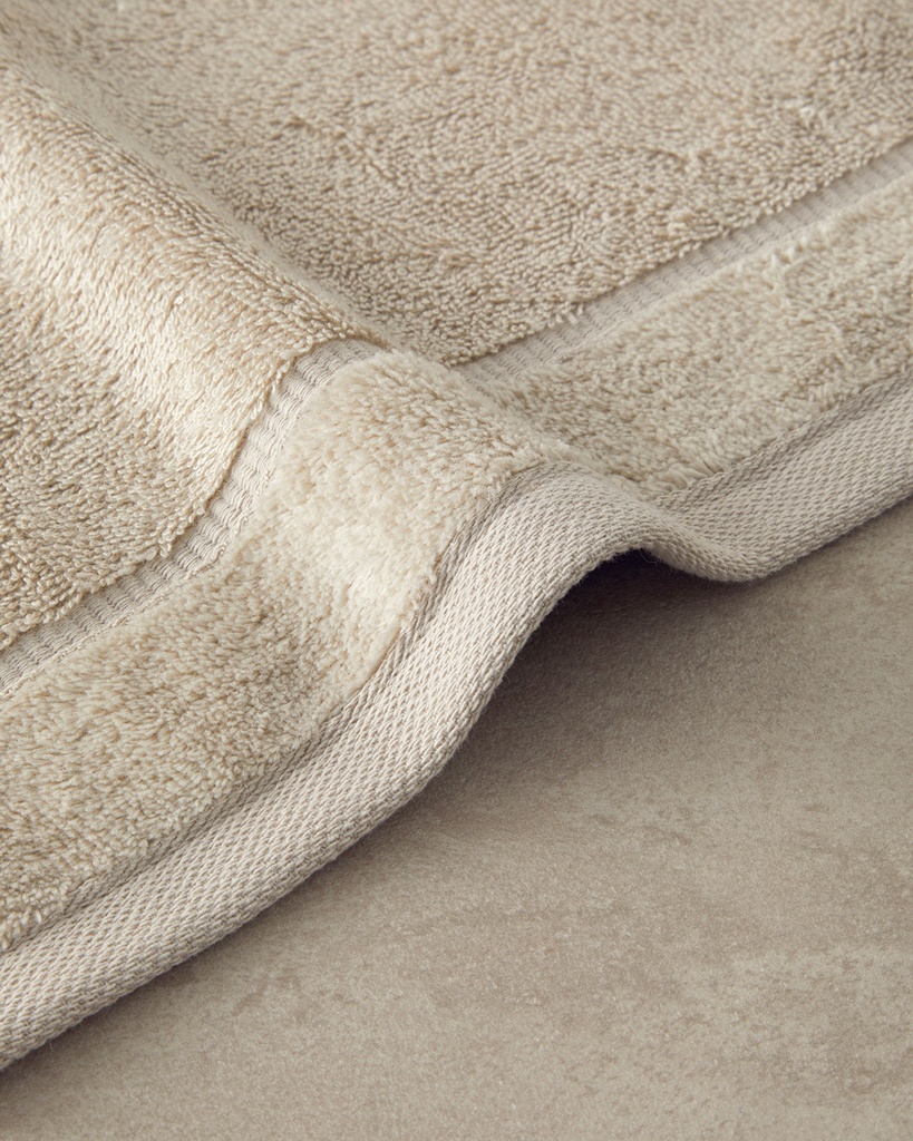 Leafy Hand Towel Timeless