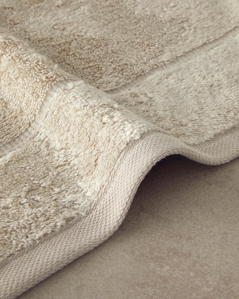 Leafy Face Towel Timeless