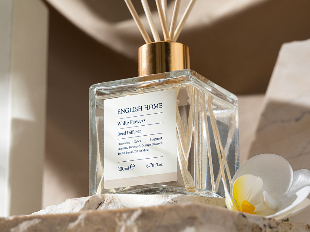 Beyaz Çiçekler Reed Diffuser Timeless