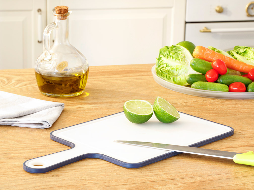 Basic Cutting Board Timeless