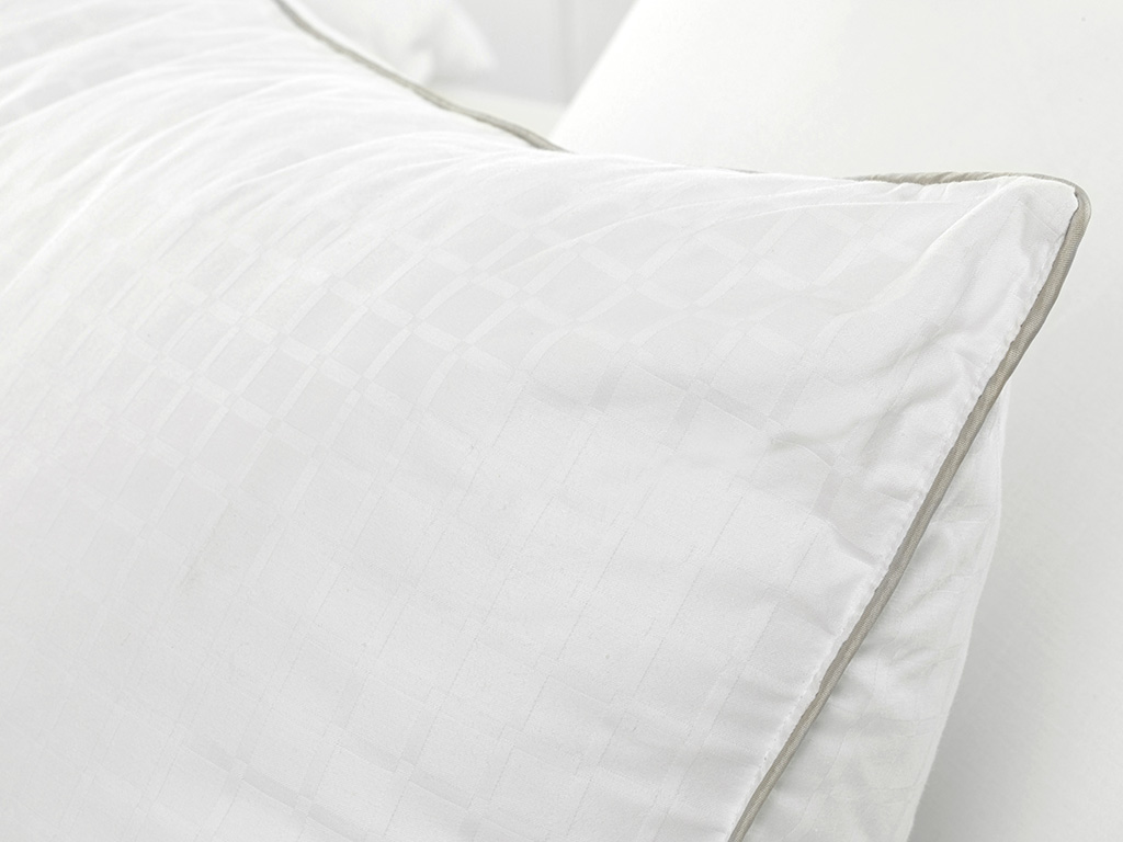 Aura Pillow Timeless