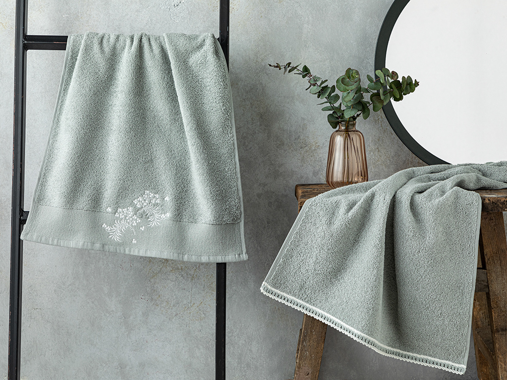 Lucia  Towel set  Timeless