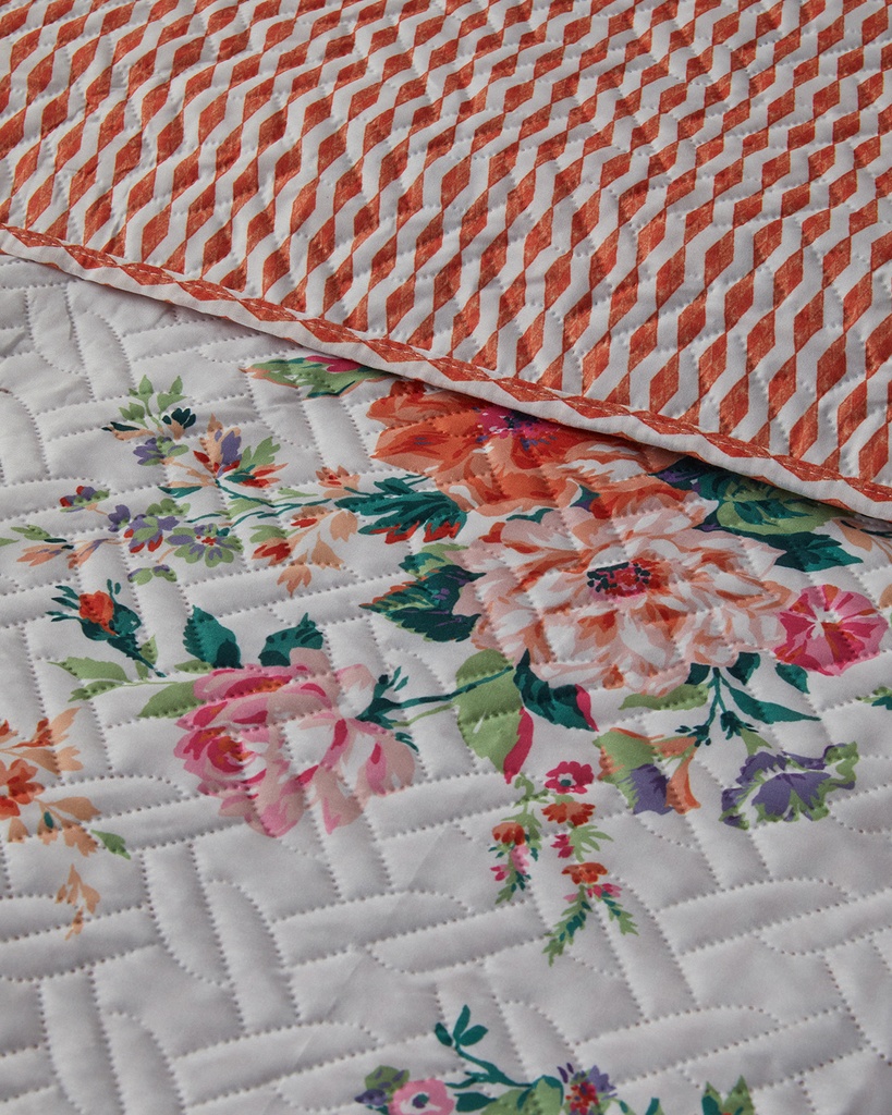 Classic Beauty Multi-Purpose Quilt Timeless