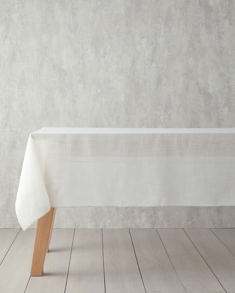 Lenore Table Cloth Timeless