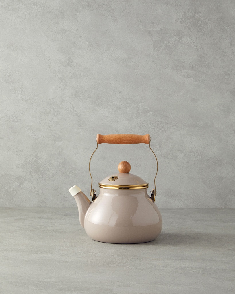 Perro Tea Pot Timeless