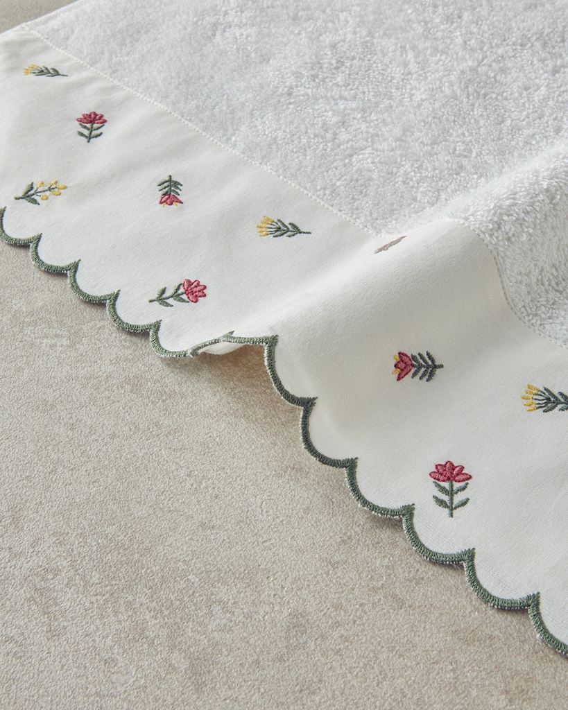 Romantic Flowers Face Towel Ornate Retro