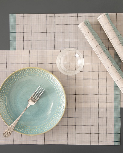 Carrie Place Mat Blurred Lines